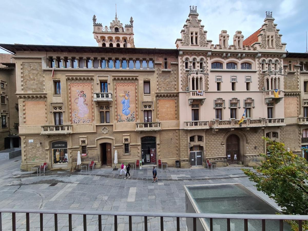 Apartaments Vicus 3 Con Vistas A La Plaza Mayor De 비크 외부 사진
